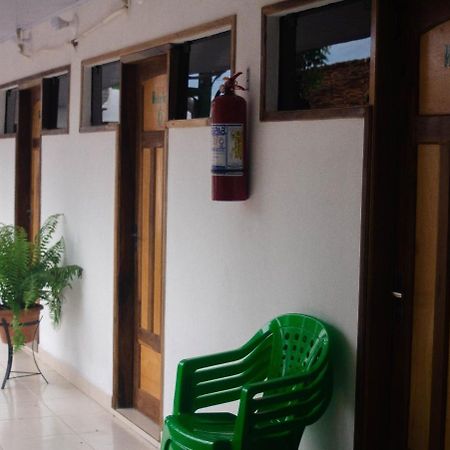 Helecho'S Hostal Ostello Encarnación Esterno foto